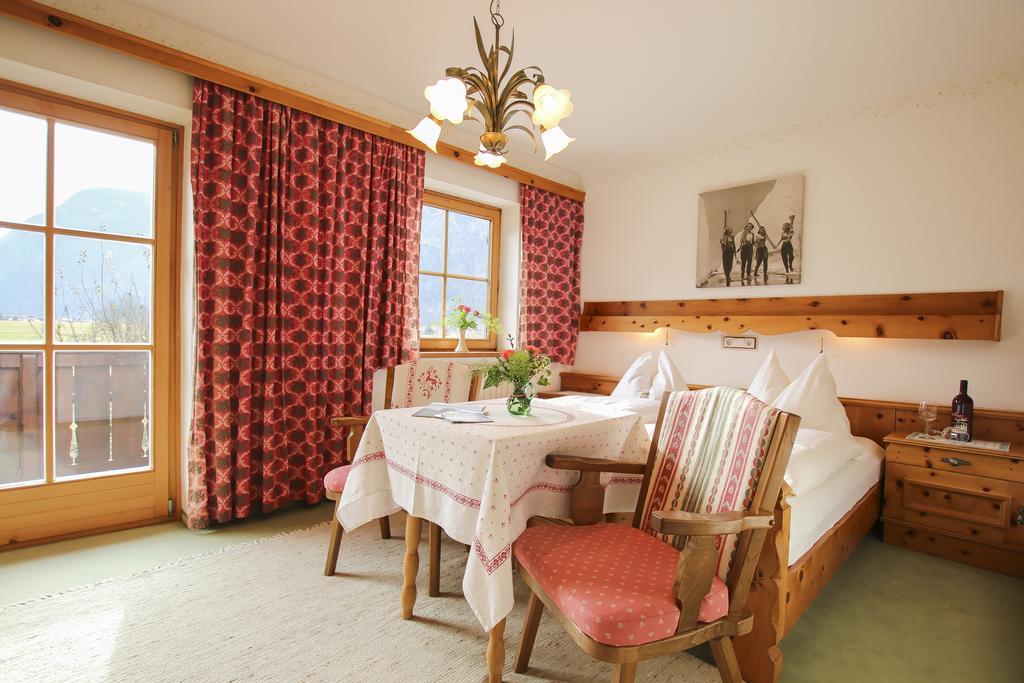 ホテルHaus Hohenwarter ローファー 部屋 写真